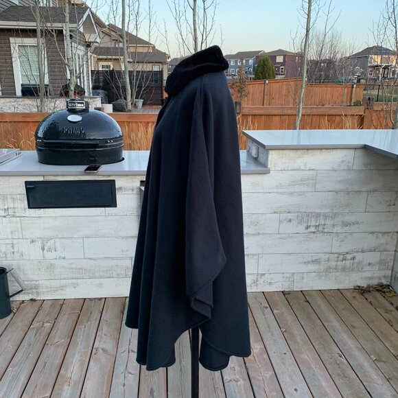 Vintage Lord & Taylor Black Fleece Cloak Cape Faux Fur Collar Velvet Buttons - Picture 5 of 16